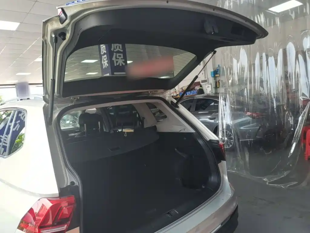 Volkswagen Tiguan L — миниатюра 19