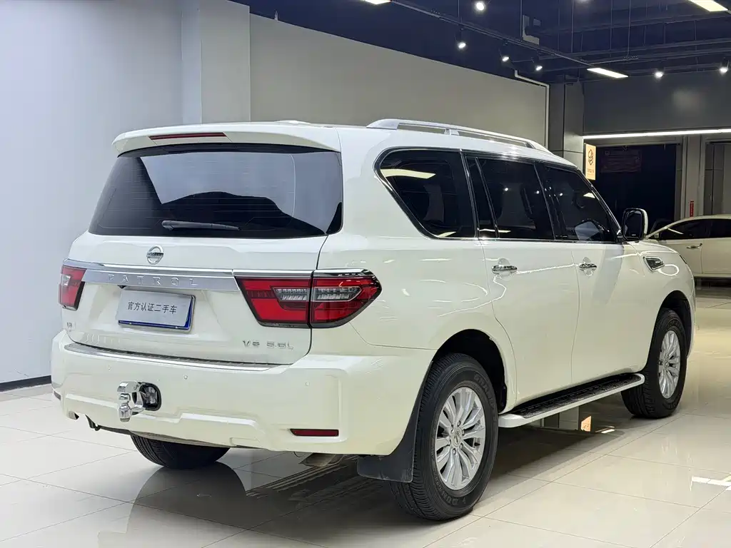 Nissan Patrol — миниатюра 7