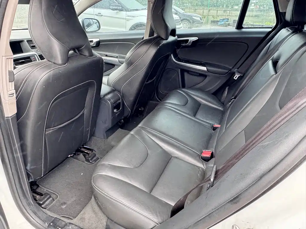 Volvo V60 — миниатюра 28