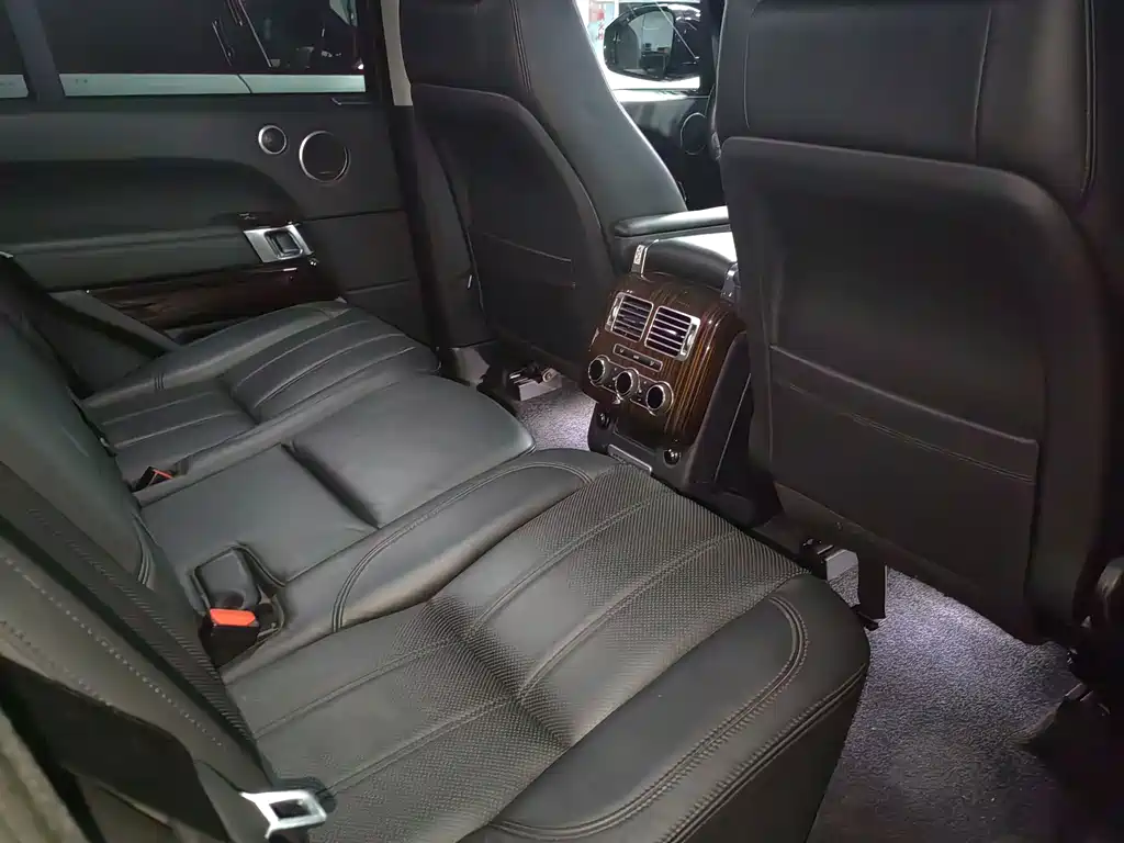 Land Rover Range Rover — миниатюра 8