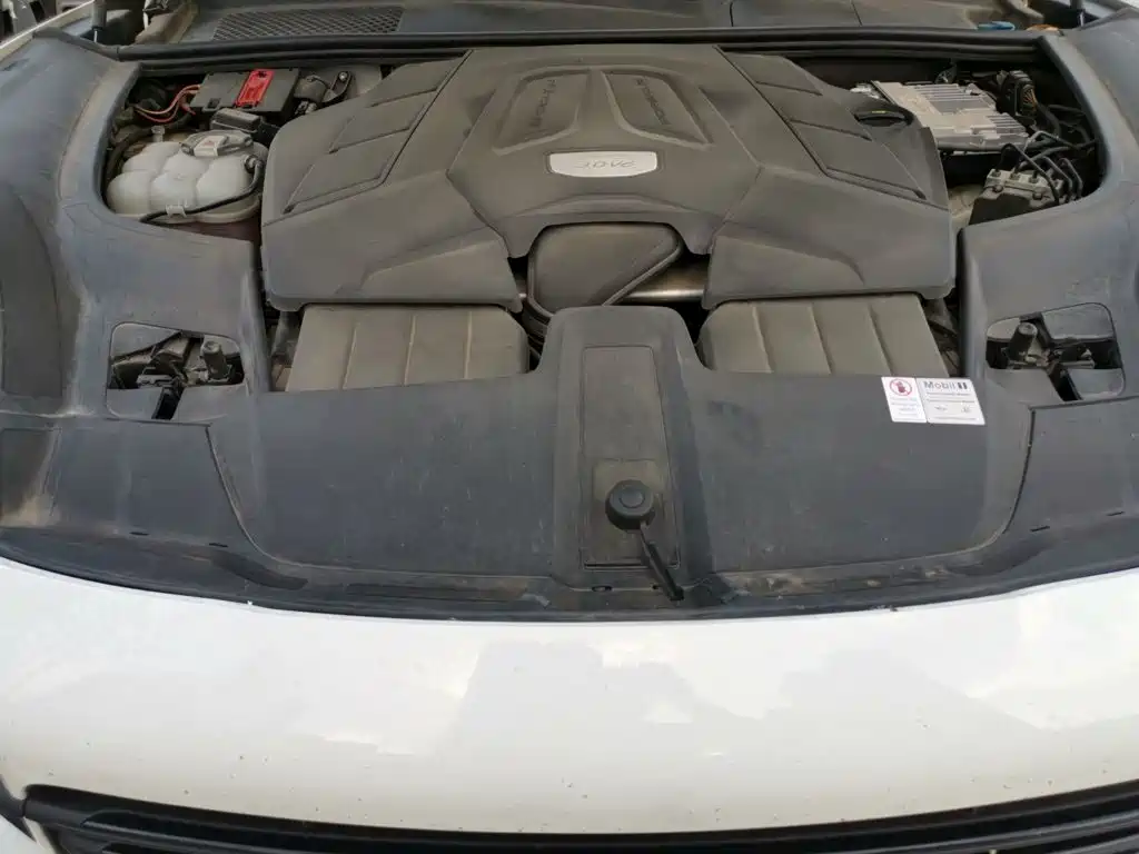 Porsche Cayenne — миниатюра 21