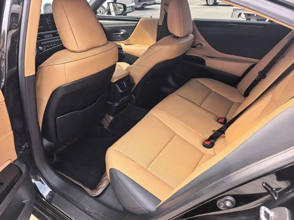 Lexus ES — миниатюра 7