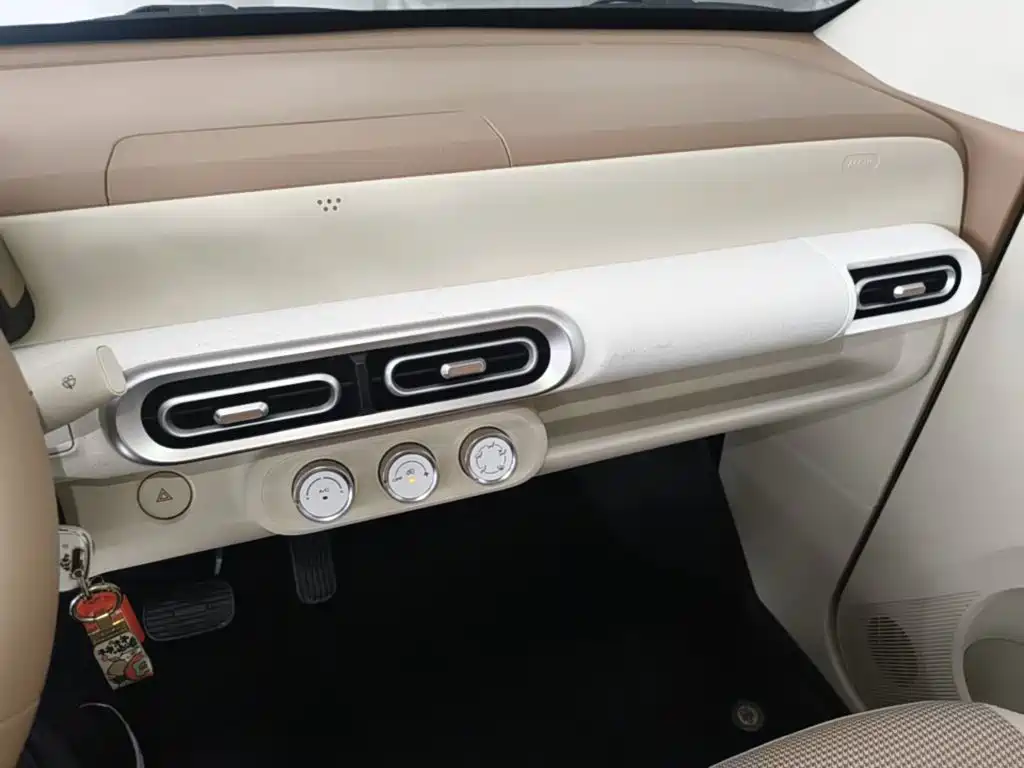 Wuling MINIEV — миниатюра 13