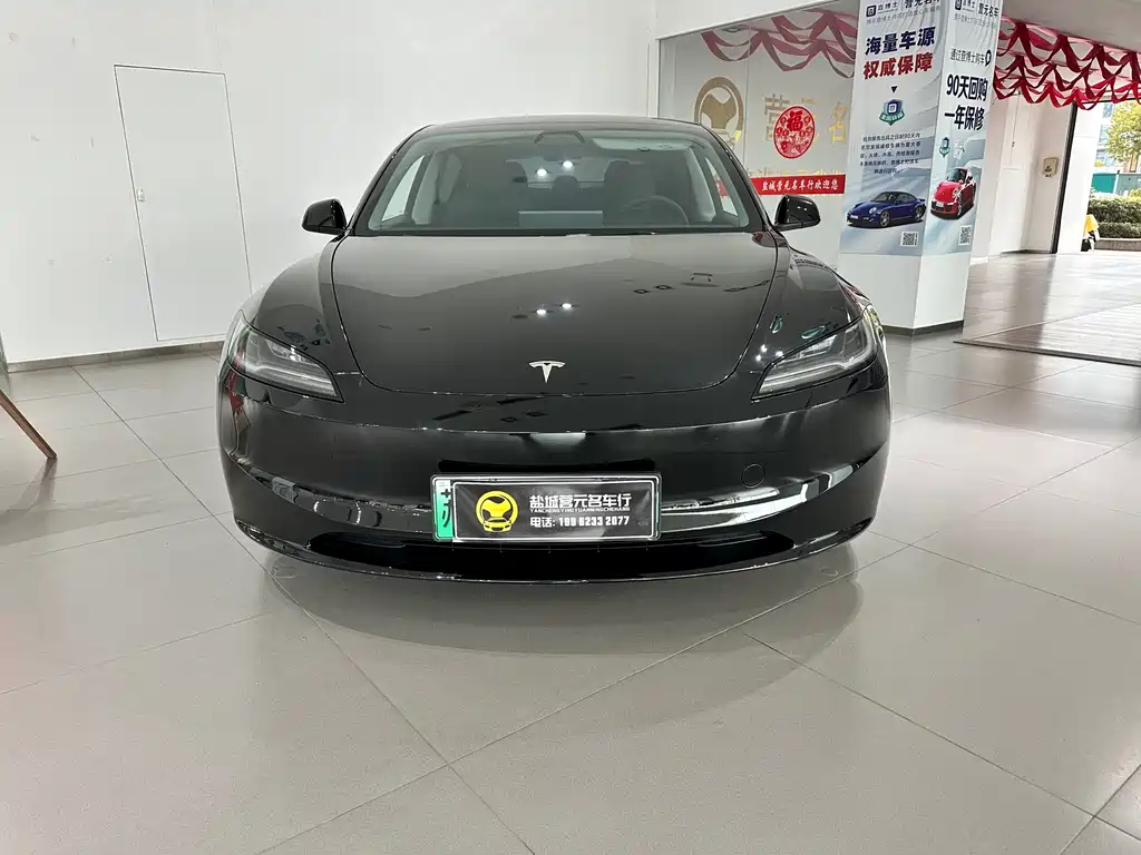 TESLA MODEL 3
