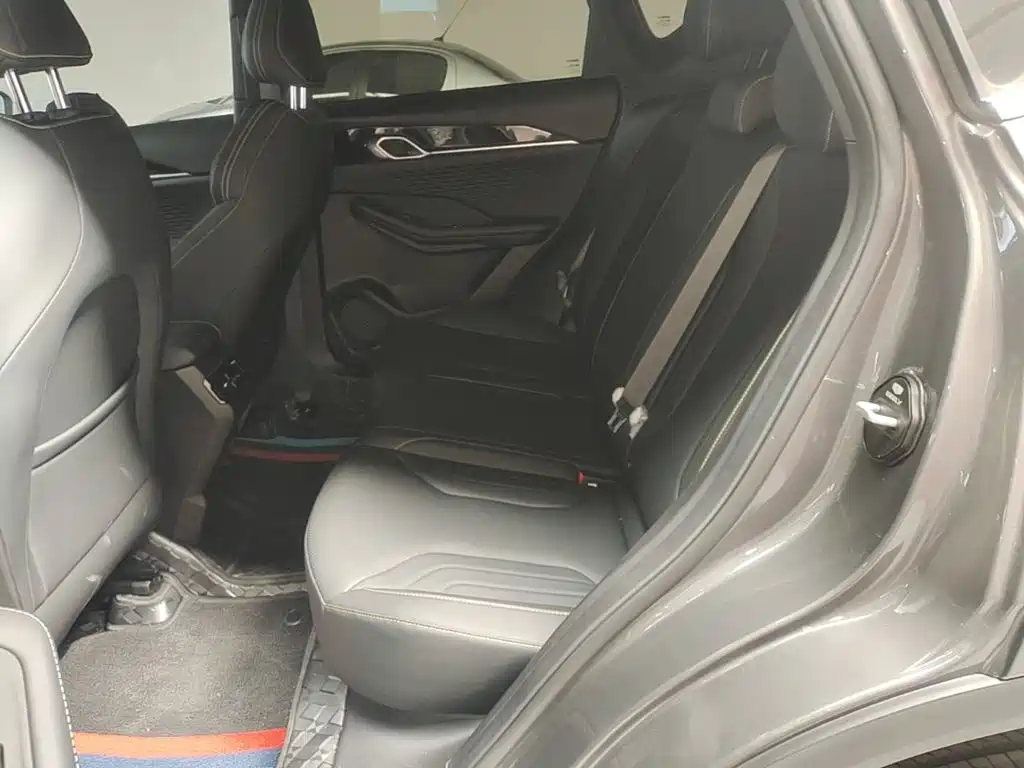 Geely Binyue — миниатюра 17