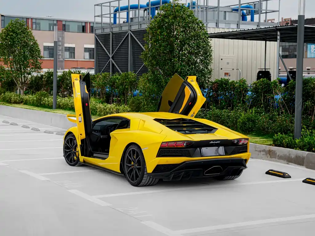 Lamborghini Aventador — миниатюра 11