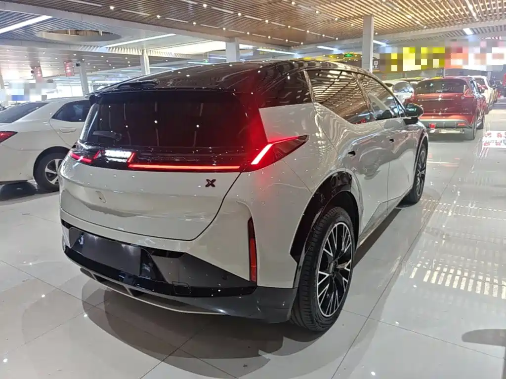 Zeekr X — миниатюра 7