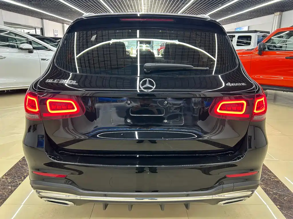 MERCEDES-BENZ GLC