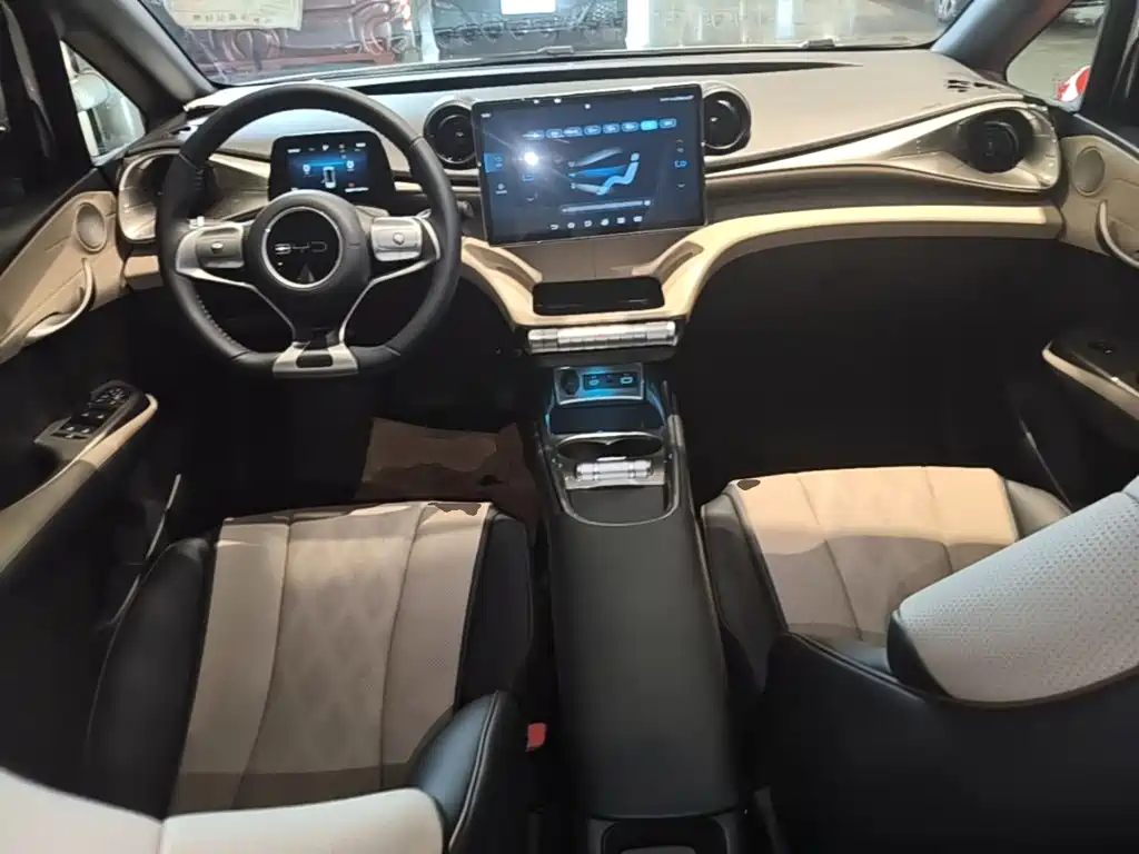 BYD Dolphin 2025 420km Freedom