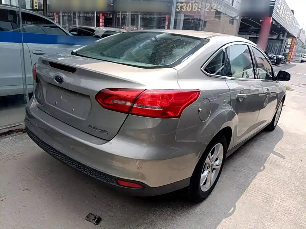 Ford Focus — миниатюра 7
