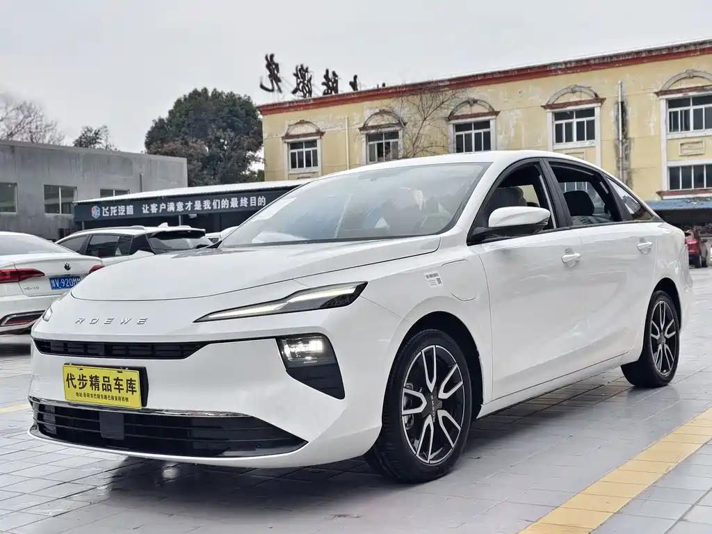 ROEWE D6