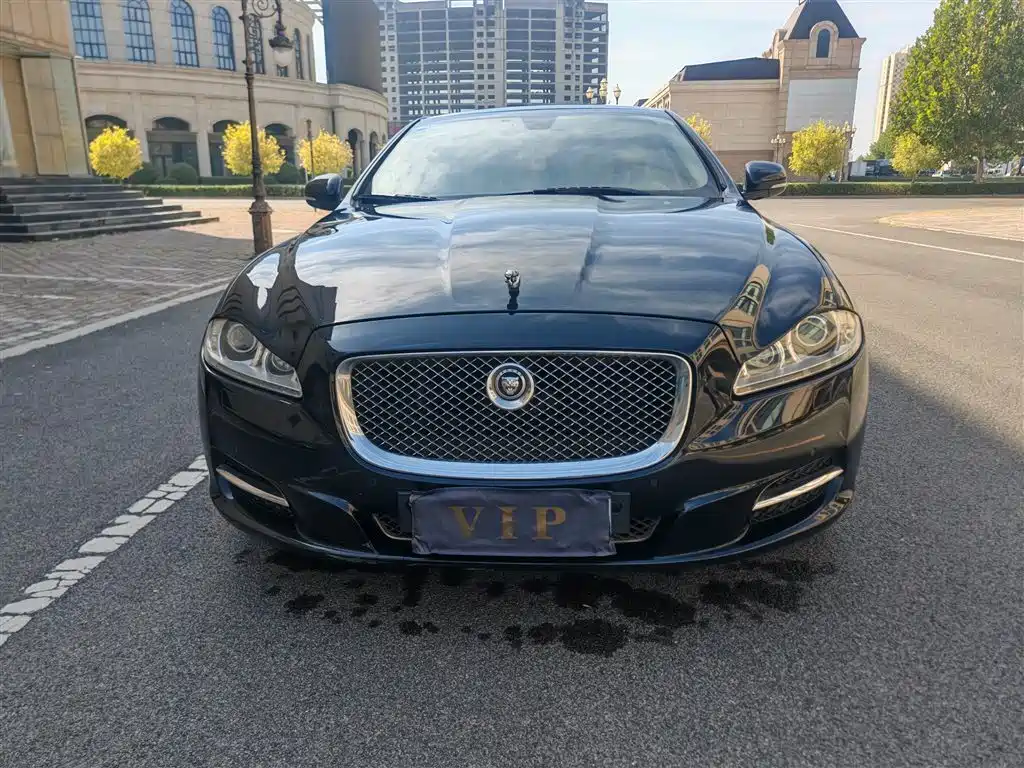 Jaguar XJ — миниатюра 2