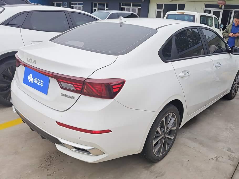 Kia K3 1.5 л 2023 г. Белый, пробег 18100 км