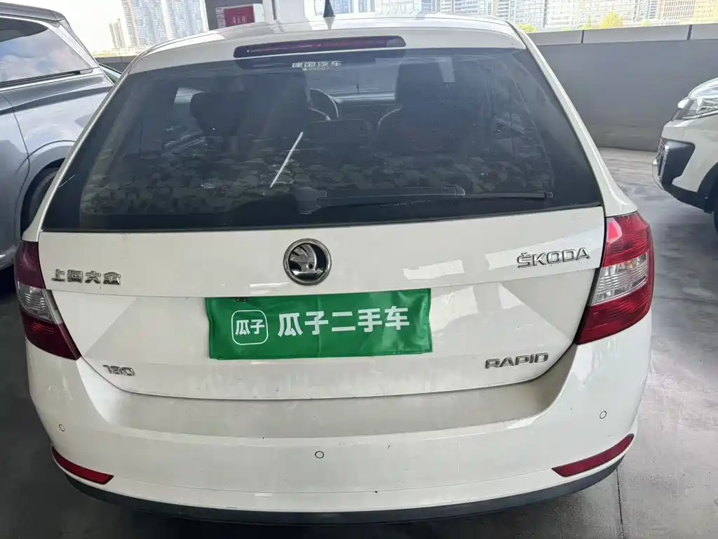 Skoda Rapid Spaceback — миниатюра 3