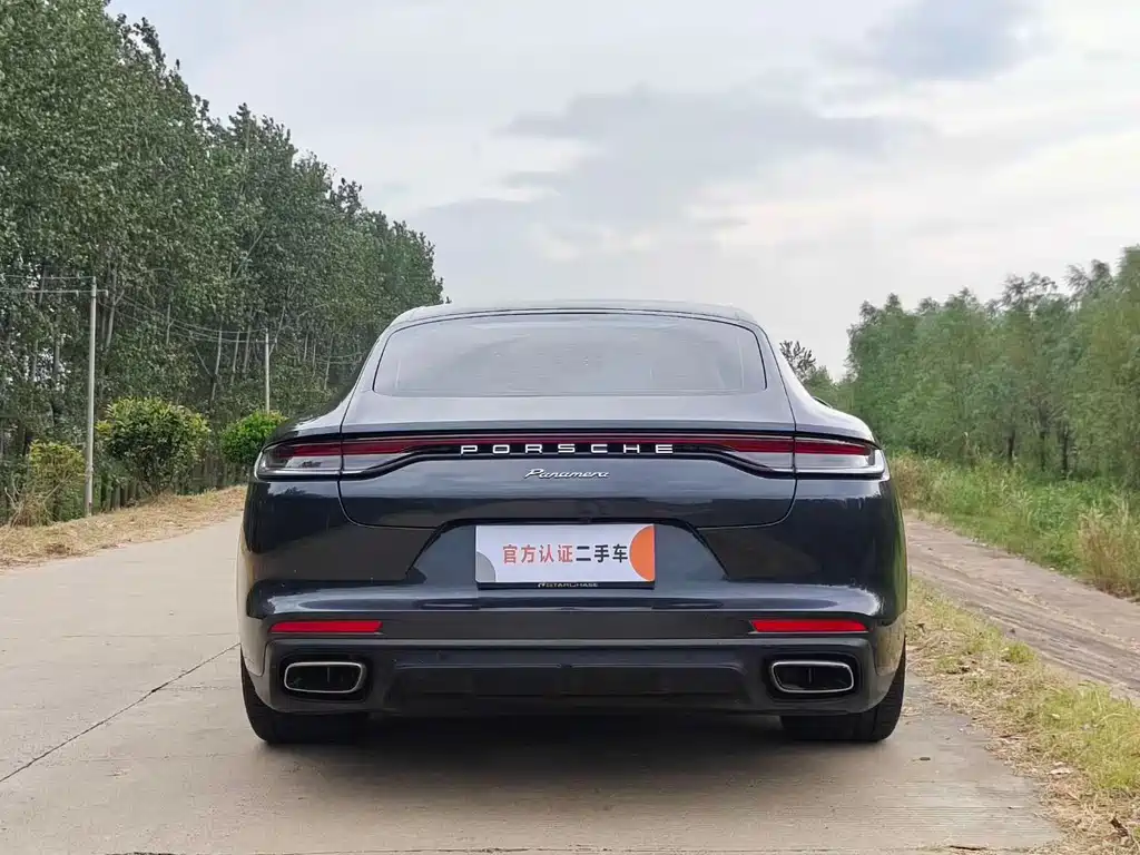 PORSCHE PANAMERA