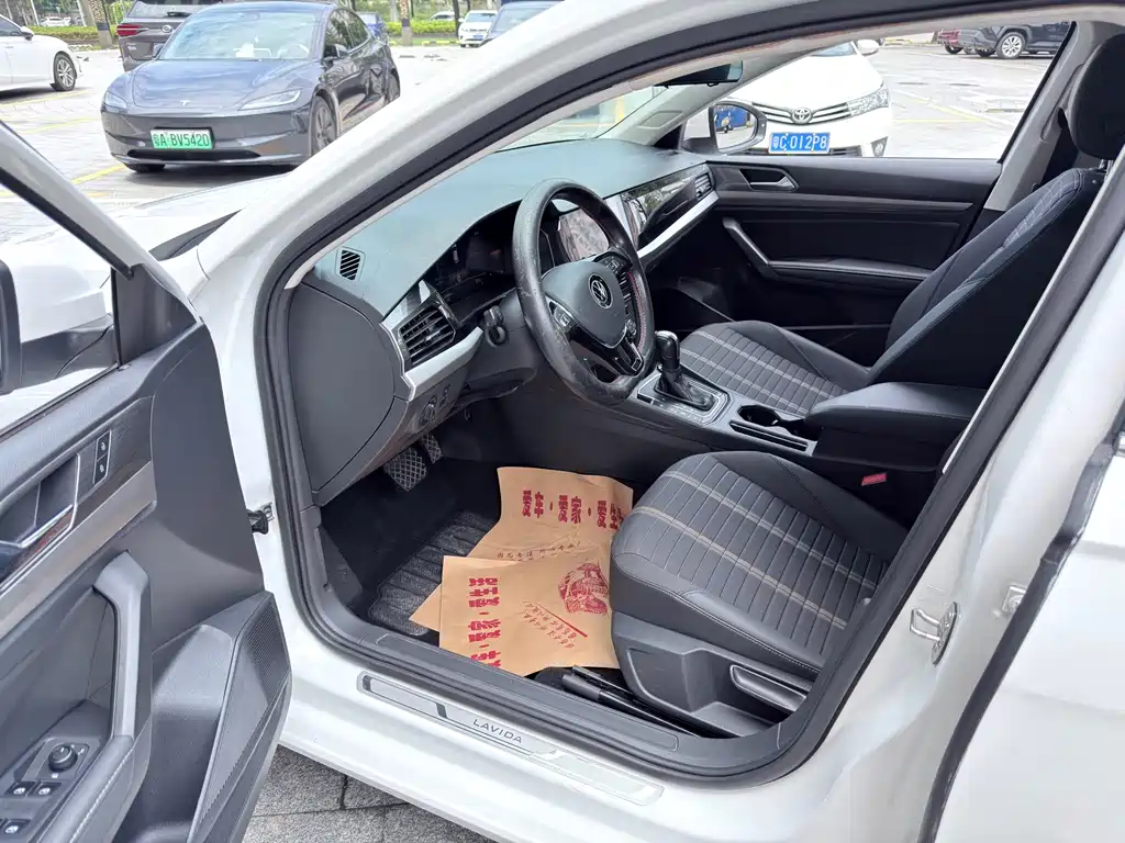 Volkswagen Lavida — миниатюра 4