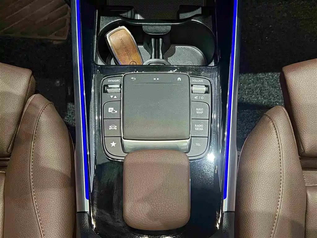 Mercedes-Benz GLB — миниатюра 35