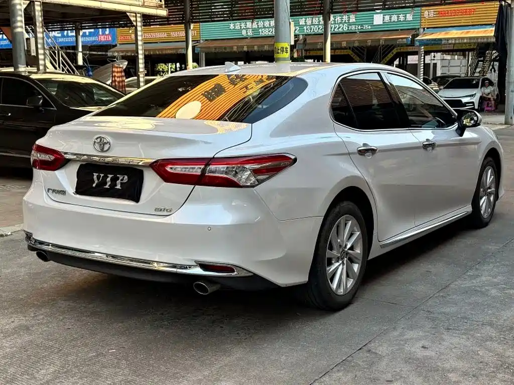 Toyota Camry — миниатюра 4