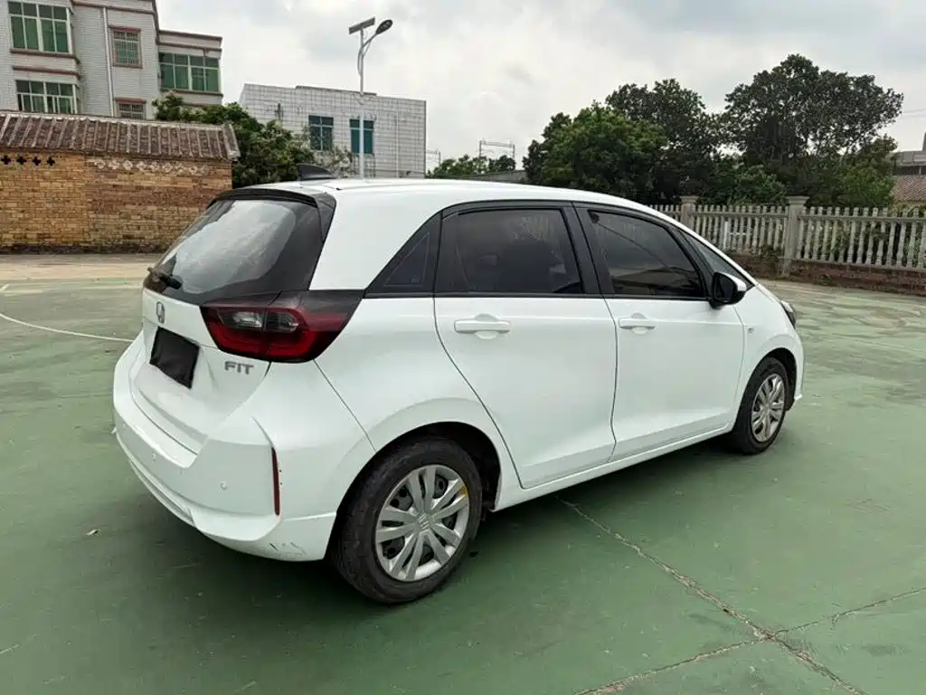 Honda Fit — миниатюра 6