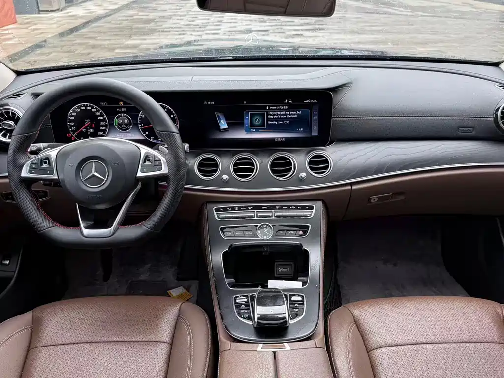 Mercedes-Benz E-Class — миниатюра 6