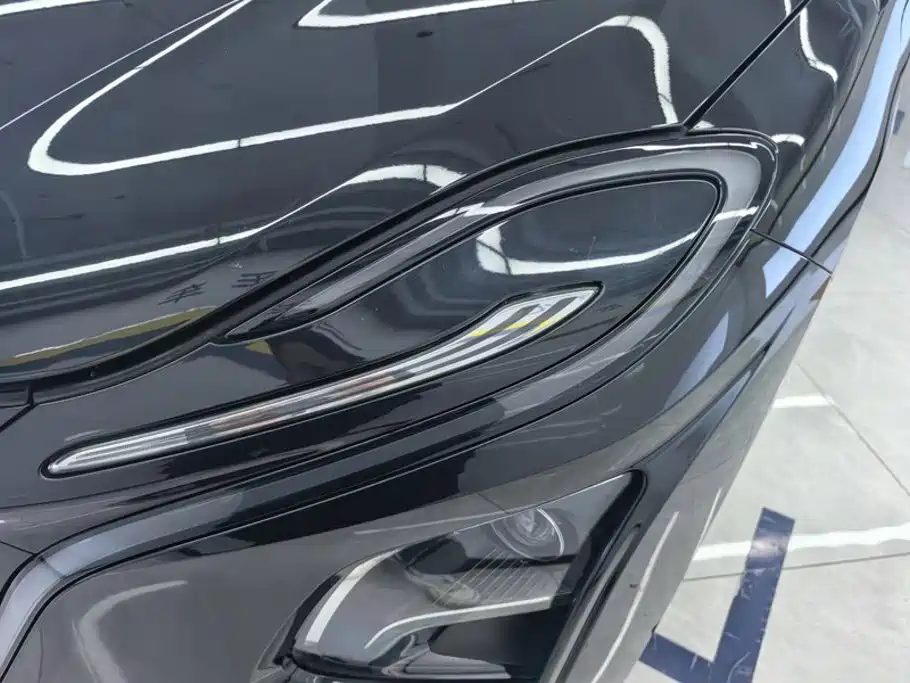 Hongqi Hongqi E-QM5 — миниатюра 5