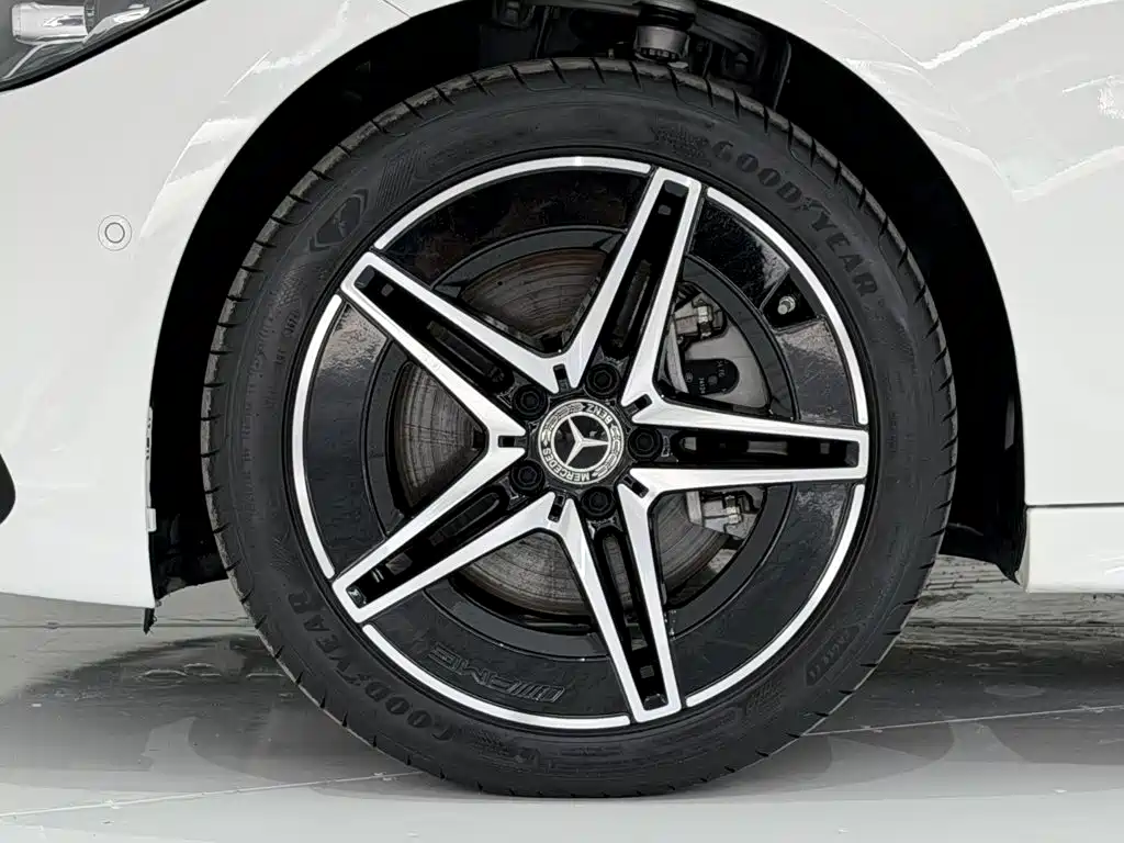 Mercedes-Benz C-Class — миниатюра 11