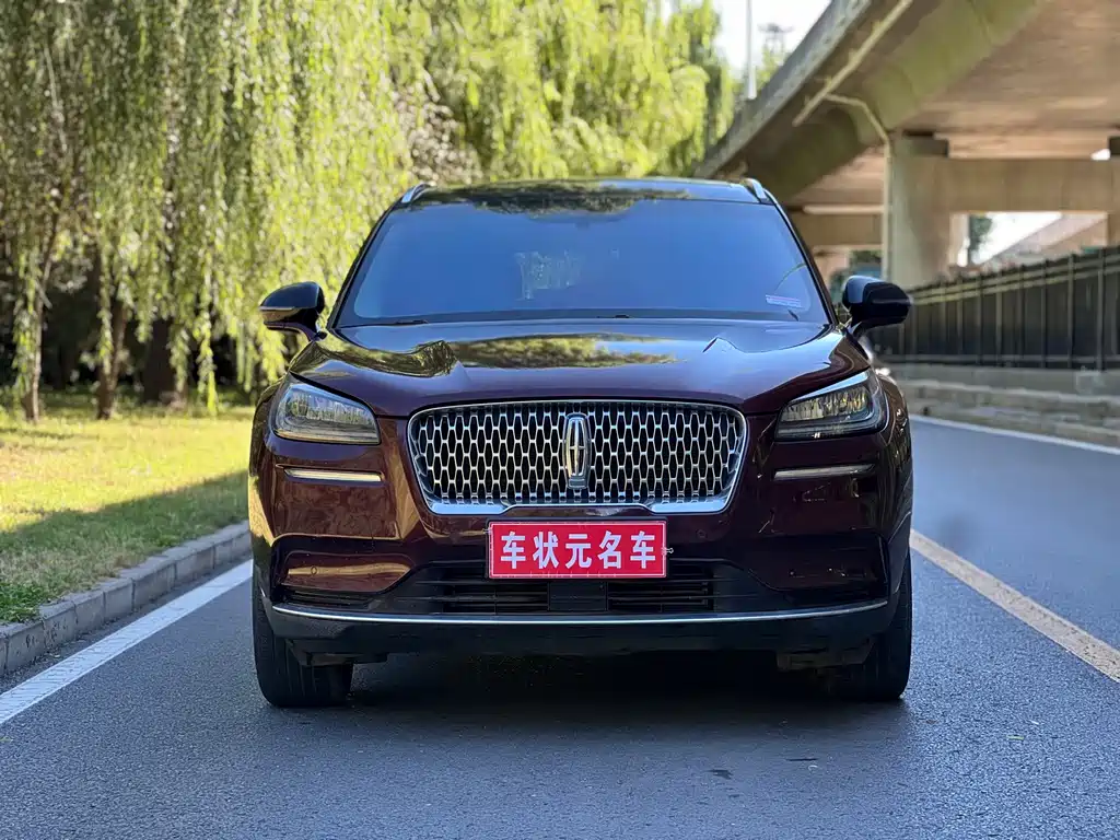 Lincoln Corsair — миниатюра 2