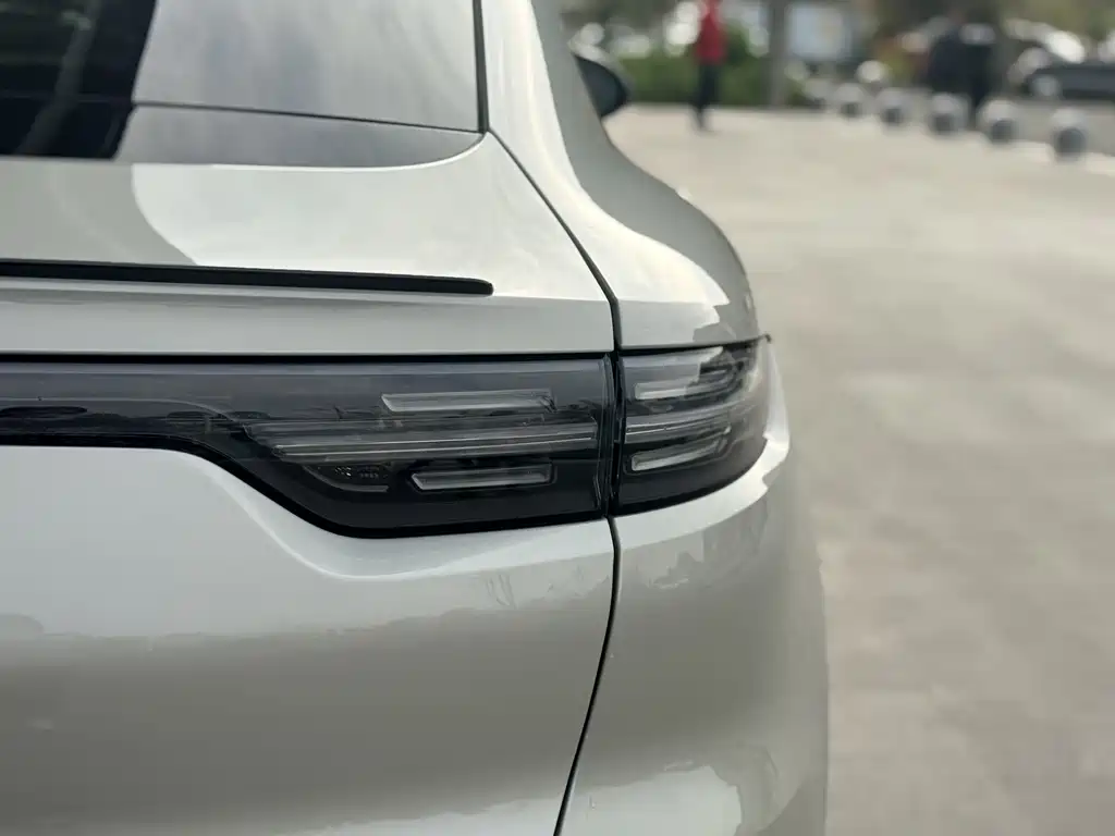 PORSCHE CAYENNE NEW ENERGY