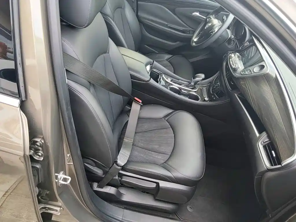 Buick Envision Plus — миниатюра 25