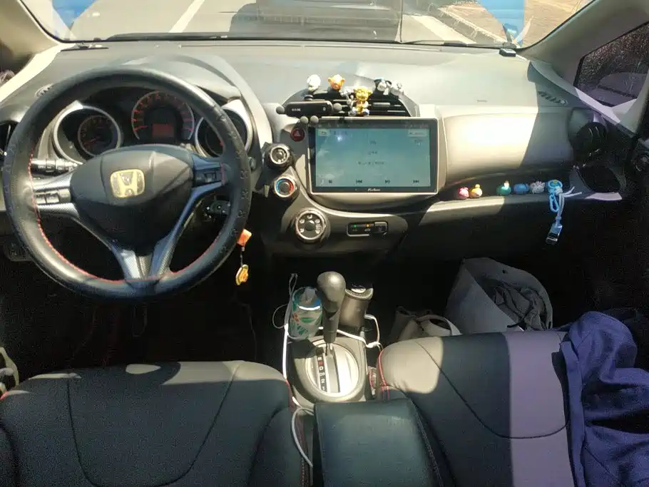 Honda Fit — миниатюра 12