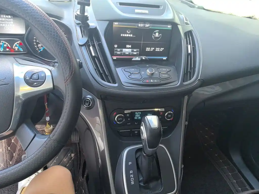 Ford Kuga — миниатюра 10