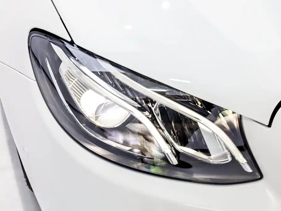 Mercedes-Benz E-Class (Import) — миниатюра 30