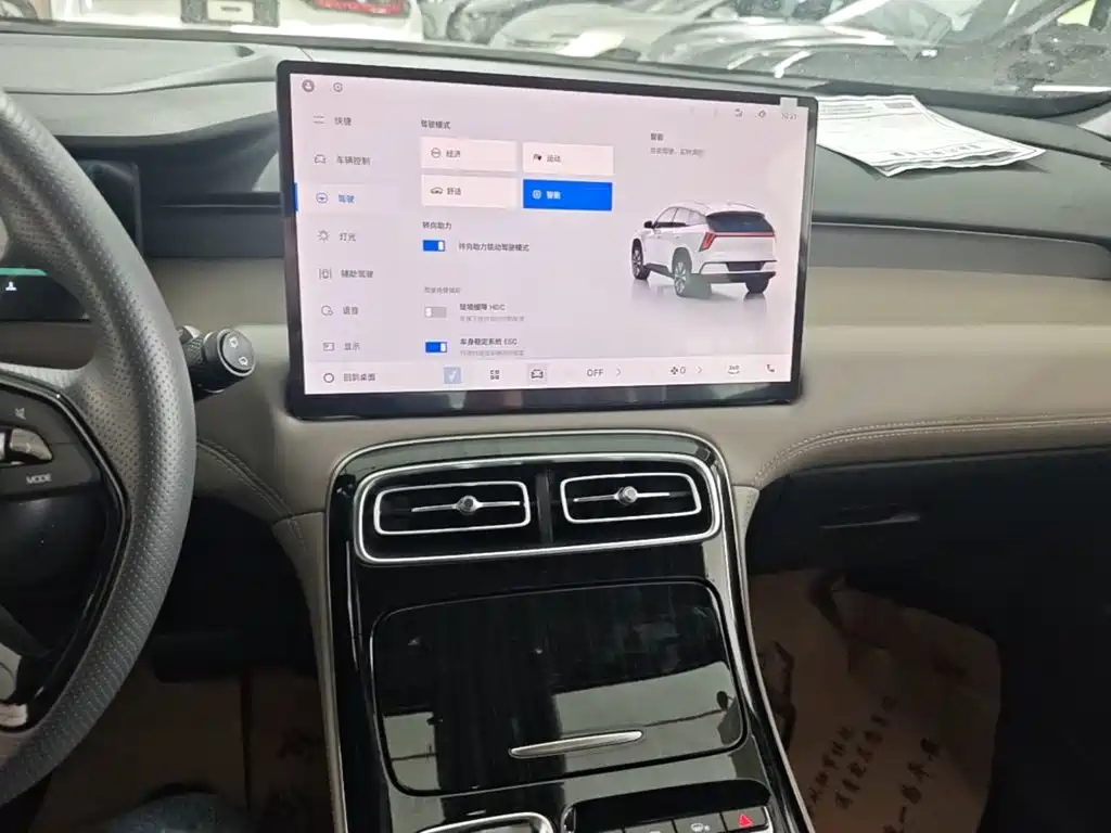 Geely Boyue L — миниатюра 13