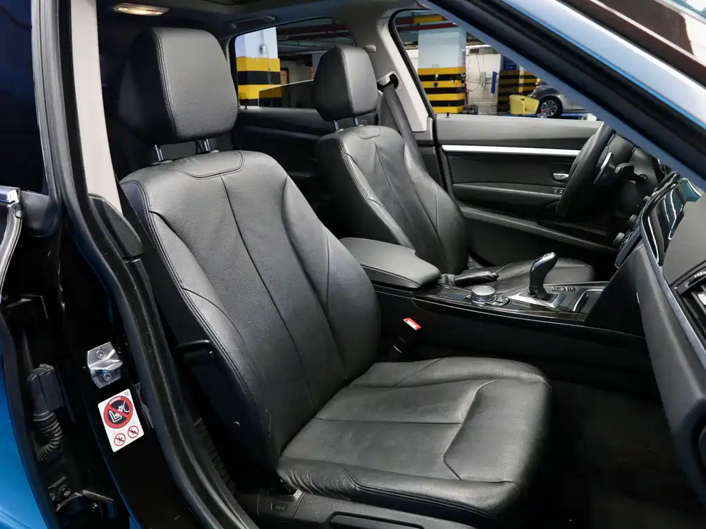 BMW 3 Series GT 328i xDrive Design Package Type, фото 10