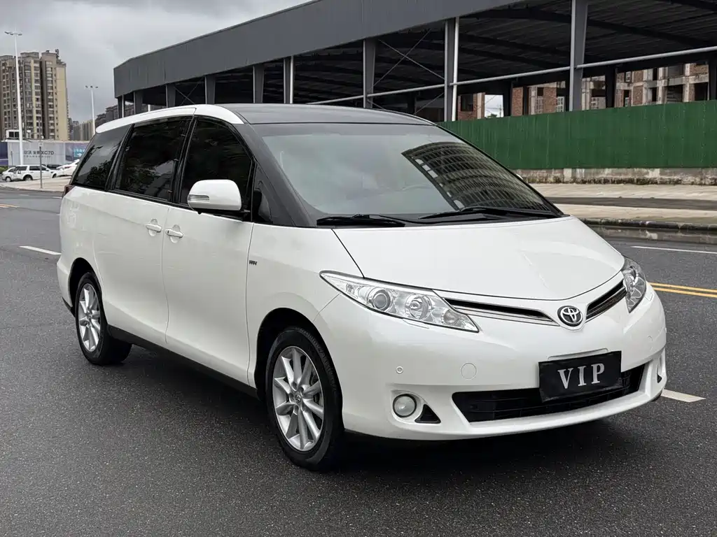 Toyota Previa — миниатюра 3