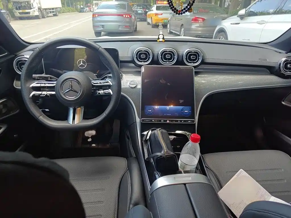 Mercedes-Benz C-Class — миниатюра 13