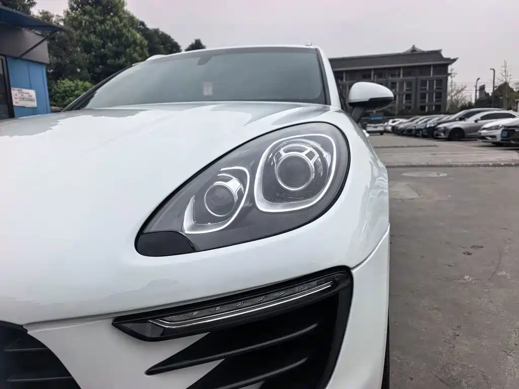Porsche Macan — миниатюра 9