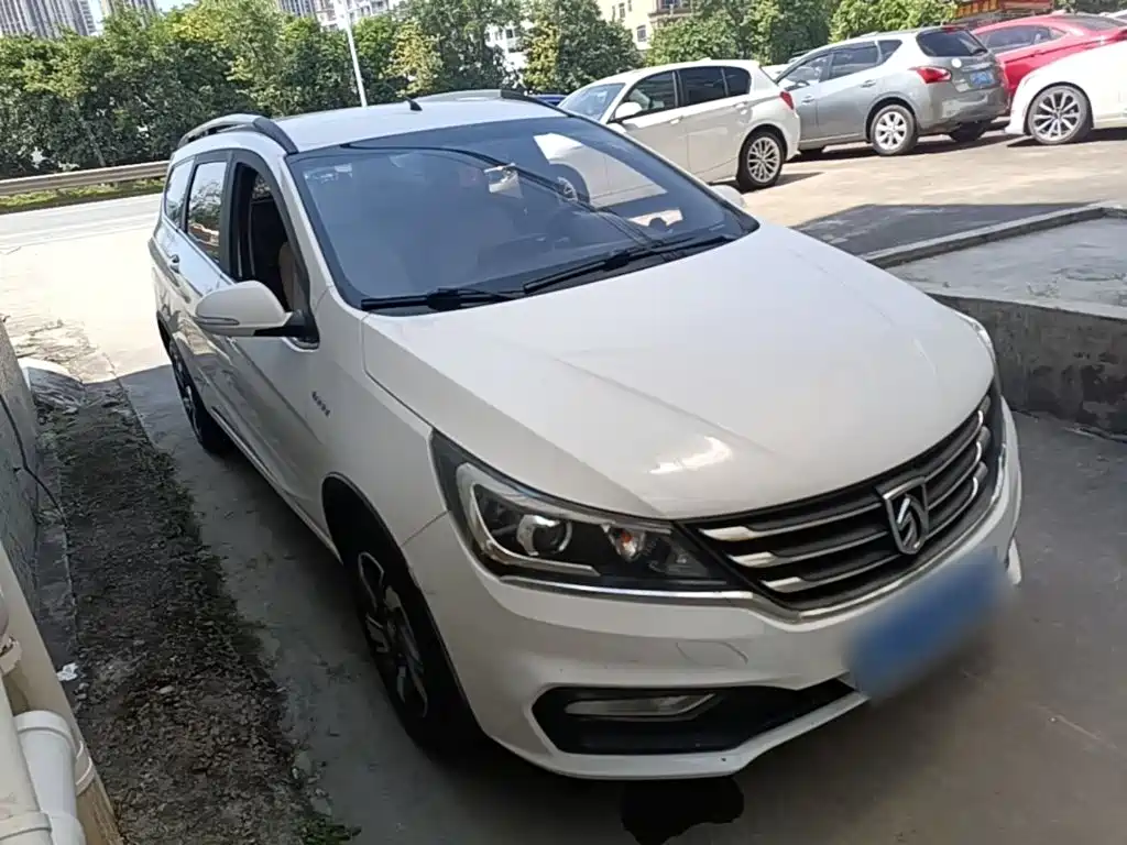 Baojun 310W — миниатюра 4