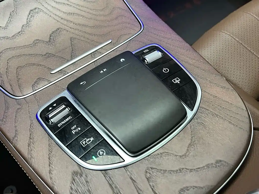 Mercedes-Benz E-Class — миниатюра 15