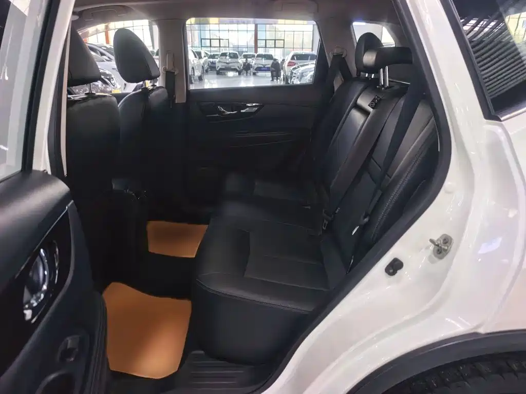 Nissan X-Trail — миниатюра 10
