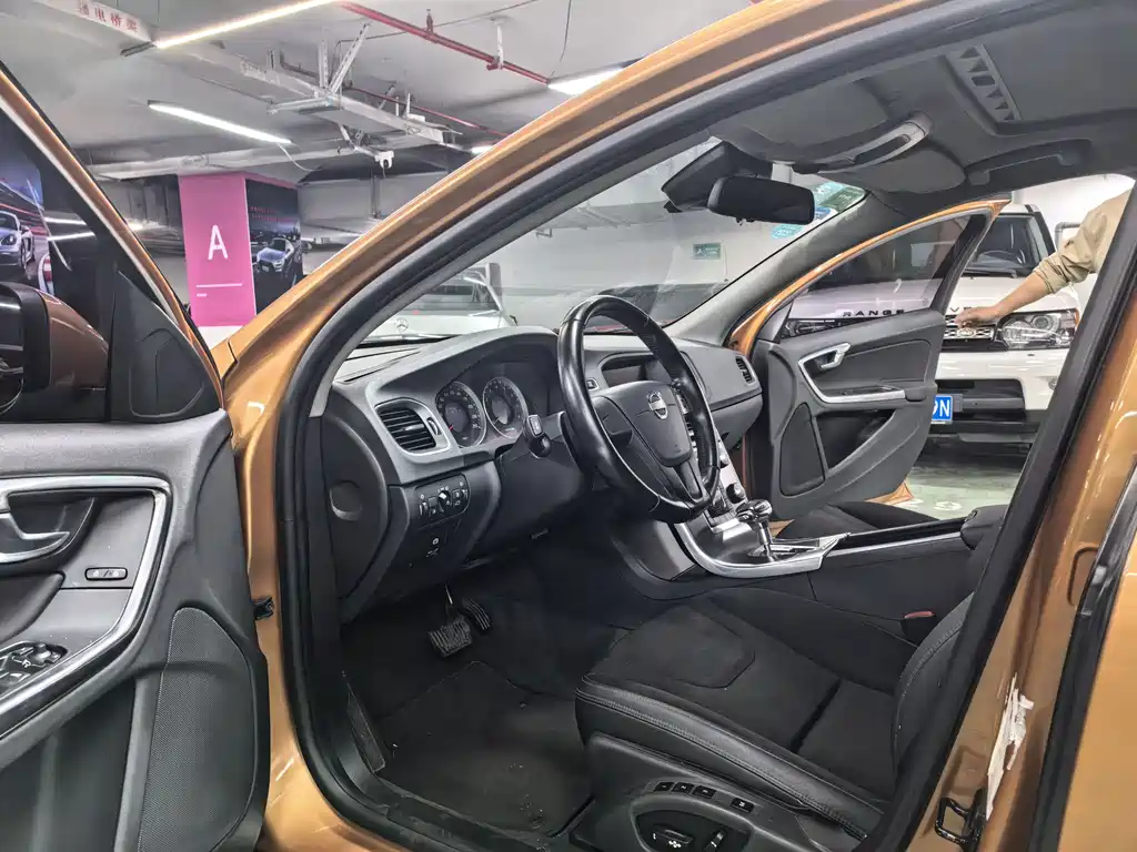 Volvo S60 (Import) — миниатюра 5