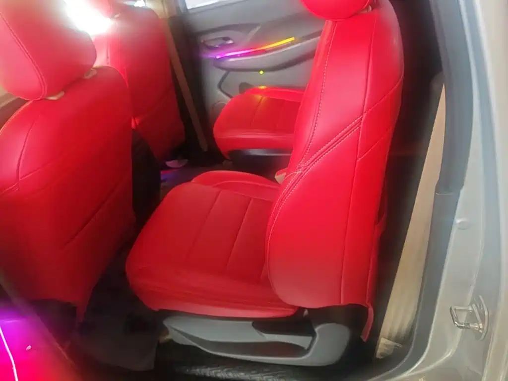 Wuling Hongguang — миниатюра 17