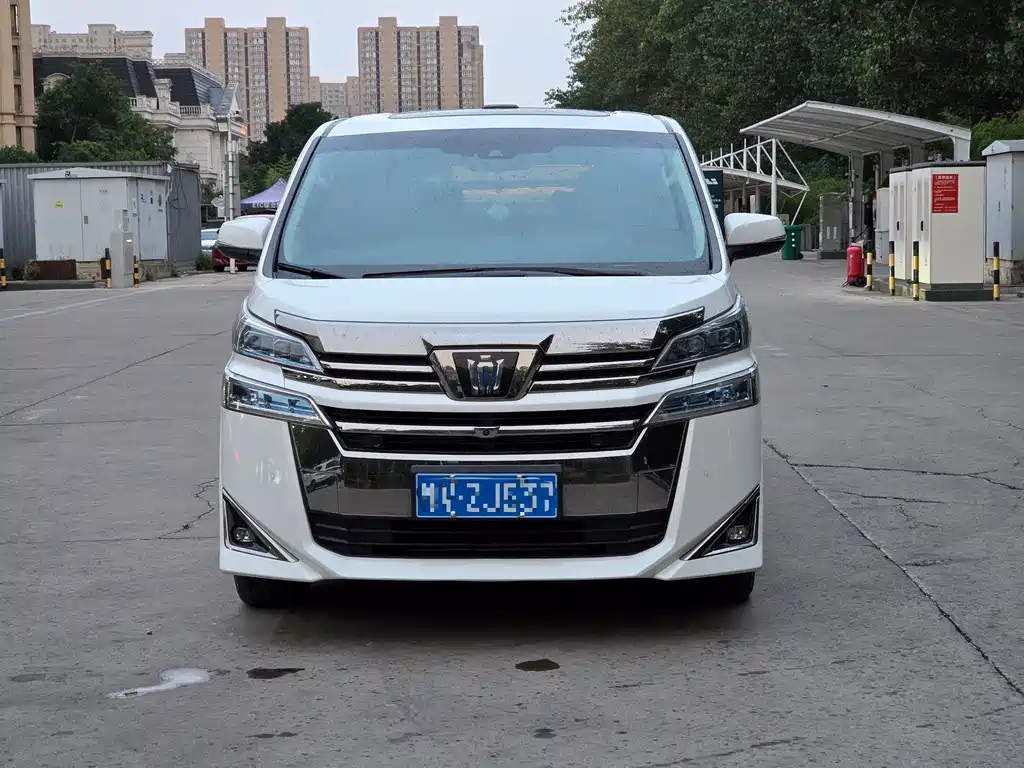 Toyota Vellfire — миниатюра 2