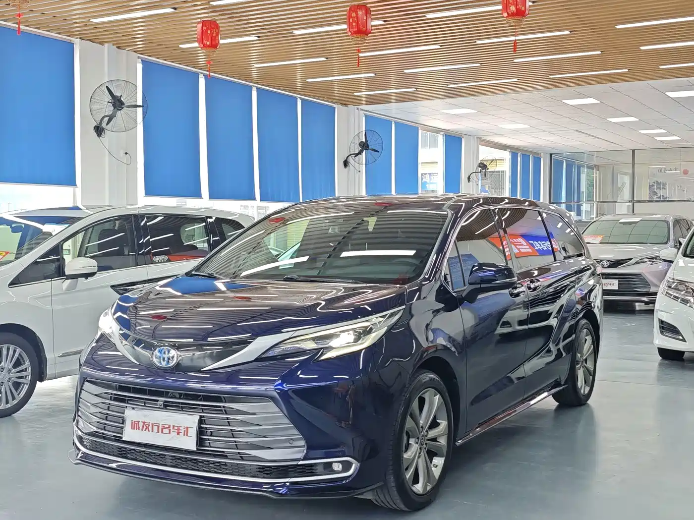 Toyota Sienna id 4617096 из Китая 13