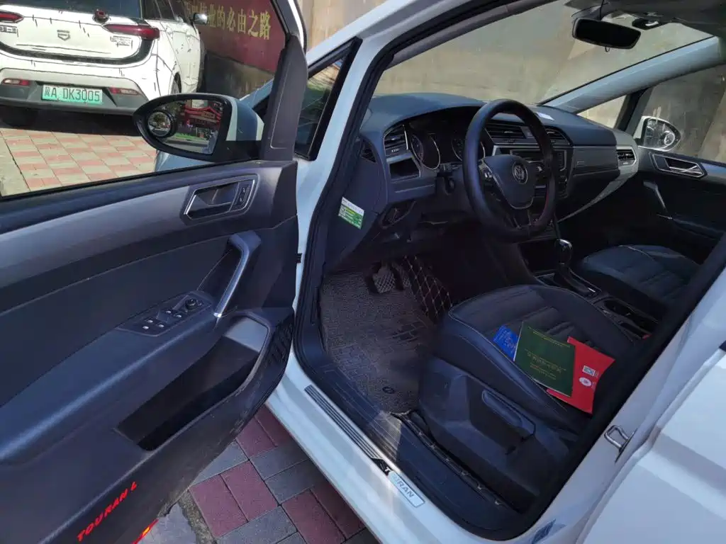 Volkswagen Touran — миниатюра 17