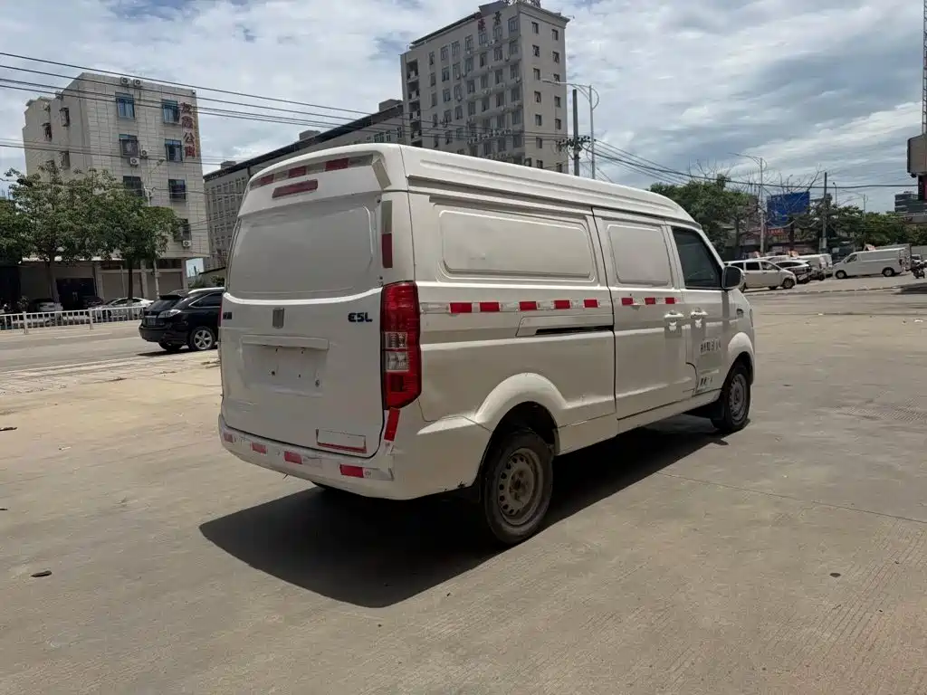 Yuan Cheng Yuan Cheng E5 — миниатюра 5