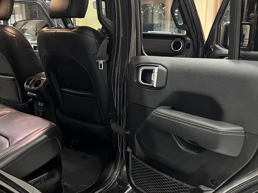 Jeep Wrangler PHEV — миниатюра 15