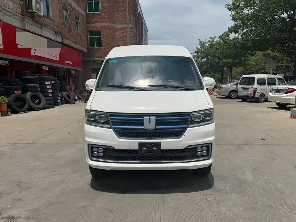 Yuan Cheng Yuan Cheng E5 — миниатюра 2