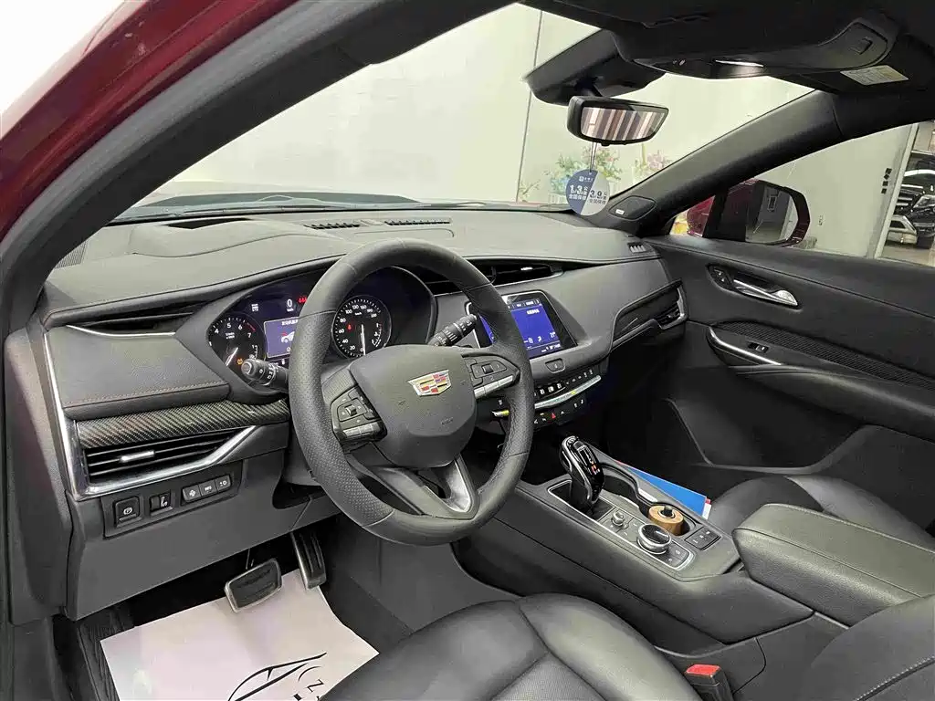 Cadillac XT4 — миниатюра 7