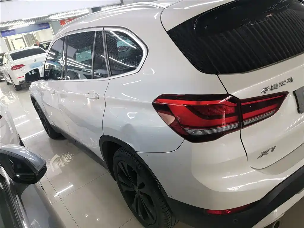 BMW  X1